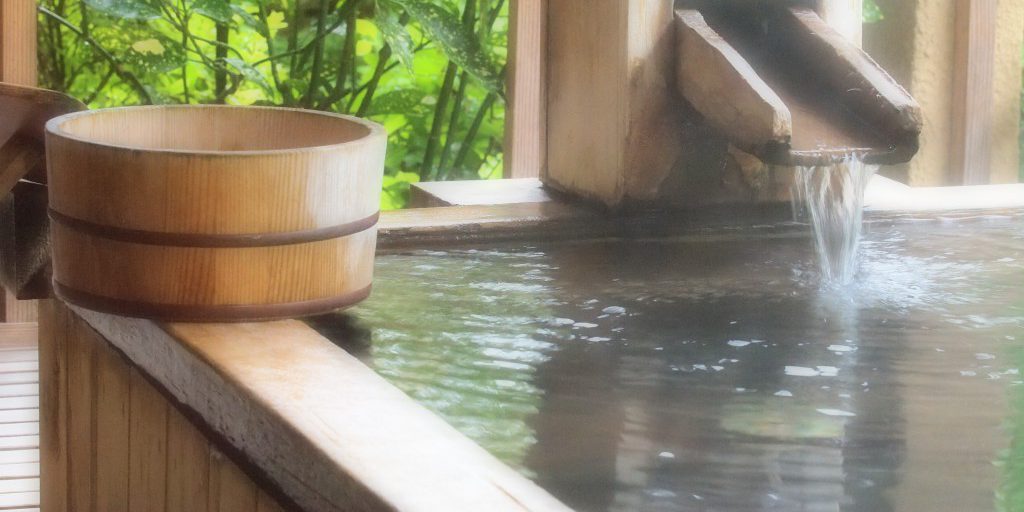 木製風呂に生えたガンコな黒カビを落とす方法 ヒノキ風呂 カビ除去 茂木和哉のブログ 公式