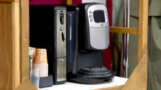 いつの間にか衣類や壁紙に現れるシミがガンコな理由と そのシミの落とし方 茂木和哉のブログ 公式 いつの間にか衣類や壁紙に現れるシミがガンコな理由と そのシミの落とし方 茂木和哉のブログ 公式