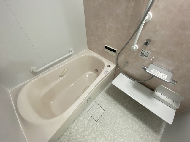 放置するだけ＆ニオイも少ない！お風呂掃除の新洗剤「花鳥風月」がすごい